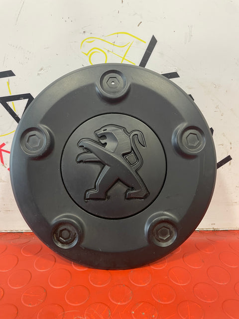 Peugeot Expert WHEEL CENTRE CAP 2018-2024 P/N 9677413577
