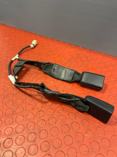 Toyota Hilux Invincible DOUBLE SEAT BELT BUCKLE CLIPS STALKS Back Seat 2016-2023 P/N 733800K400