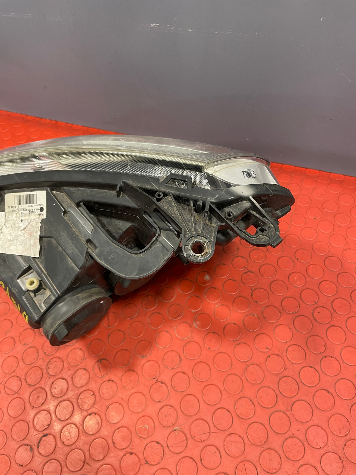 Citroen Dispatch/Peugeot Expert/Toyota Proace City HEADLIGHT Driver's Side O/S 2008-2018 P/N 89902606