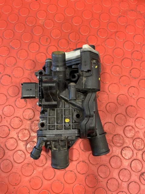Citroen Dispatch/Peugeot Expert THERMOSTAT HOUSING w/ SWITCH & SENSOR 2.0 BlueHDi 2016-2024 P/N 9804160380