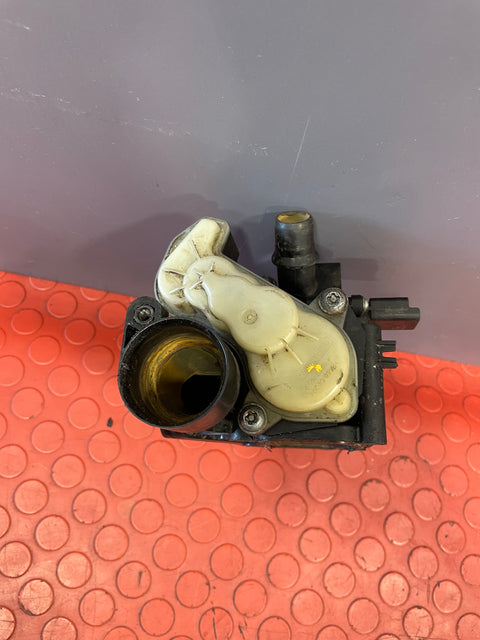 Citroen Dispatch/Peugeot Expert THERMOSTAT HOUSING w/ SWITCH & SENSOR 2.0 BlueHDi 2016-2024 P/N 9804160380
