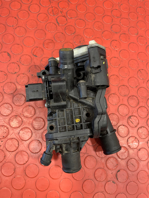 Citroen Dispatch/Peugeot Expert THERMOSTAT HOUSING w/ SWITCH & SENSOR 2.0 BlueHDi 2016-2024 P/N 9804160380