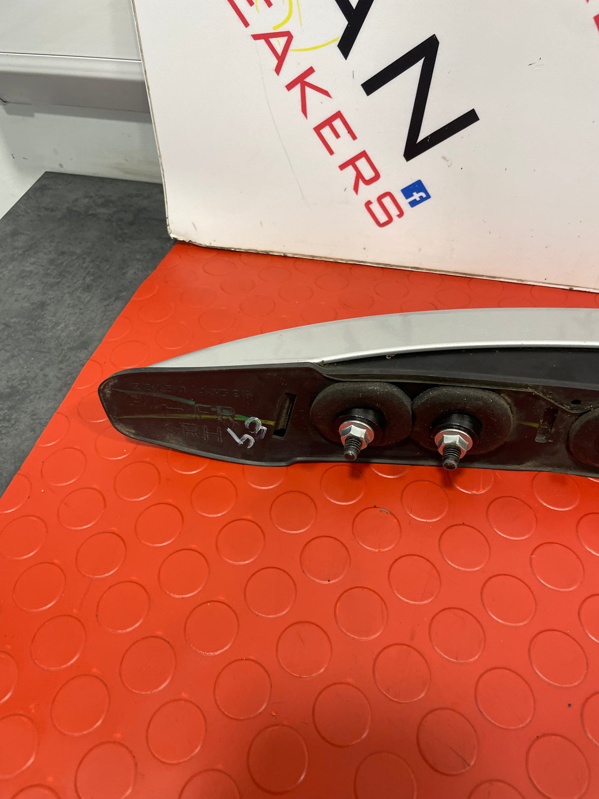 Nissan Navara D23 Mk3 Double Cab ROOF BAR RAILS SLIVER (PAIR) 2015-2021 P/N 731544JG2A