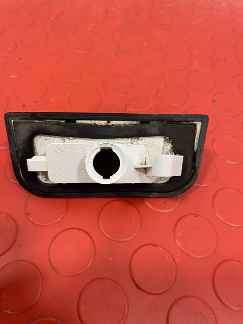 Citroen Berlingo/Peugeot Partner REAR NUMBER PLATE LIGHT HOUSING ONLY 2008-2019 P/N 9683421680