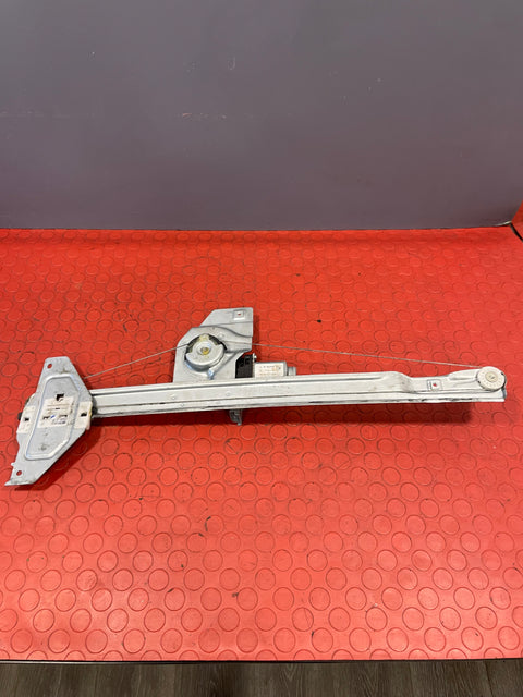 Citroen Berlingo/Peugeot Partner DRIVER SIDE FRONT DOOR WINDOW REGULATOR WITH MOTOR (6 PIN) 1.6 2008-2018 P/N 9802389180