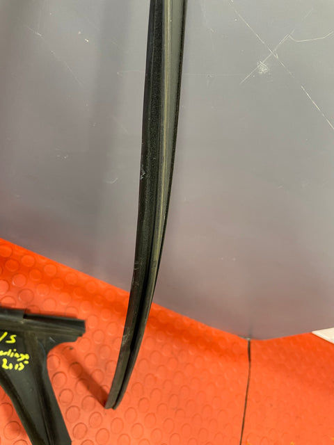 Citroen Berlingo/Peugeot Partner FRONT DOOR WINDOW RUBBER SEAL DRIVER'S SIDE O/S (w/ cut see photos) 2016 P/N 9680390780