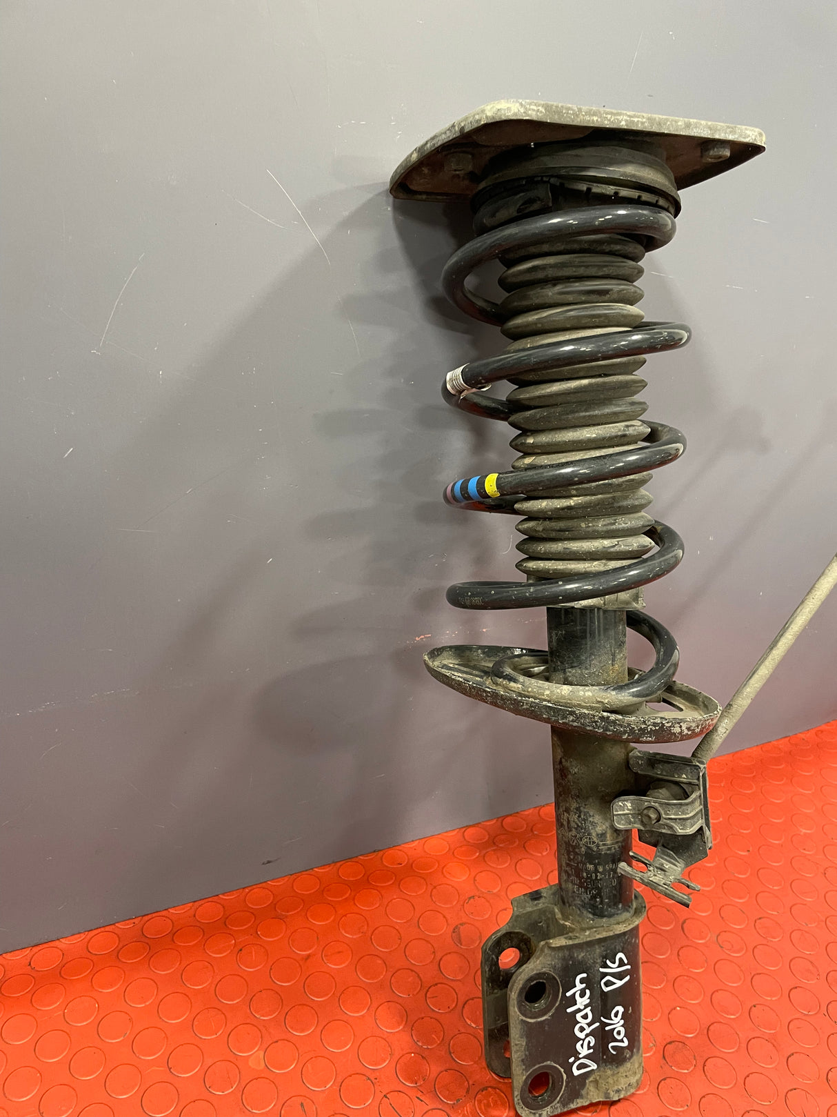 Citroen Dispatch/Peugeot Expert/Toyota Proace/Fiat Scudo COMPLETE FRONT SHOCK ABSORBER w/ STABILISER LINK PASSENGER's SIDE 2016-2023 P/N 9821596780 - 2