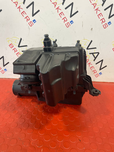 Nissan Navara AIR FILTER BOX WITH AIRFLOW SENSOR 2019 P/N 1173104S02