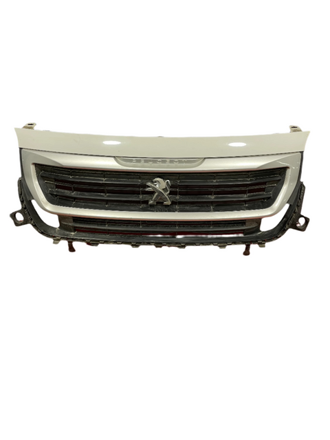 Peugeot Partner FRONT BUMPER GRILL COMPLETE W/ EMBLEM 2015-2018 P/N 99869852 / 9810963880