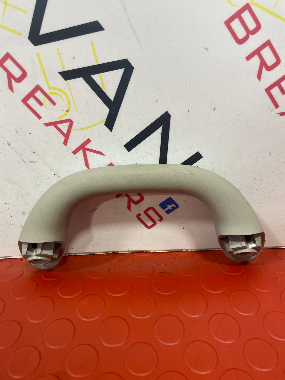 Nissan Navara FRONT INTERIOR ROOF GRAB HANDLE 2015-2024 P/N 739424KJ0B