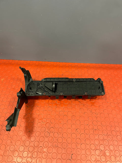 Citroen Berlingo/Peugeot Partner CYLINDER HEAD / VALVE COVER 2013-2018 1.6 HDi P/N 9688939180