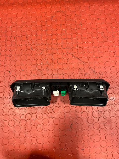Peugeot Partner/Citroen Berlingo HAZARD & DOOR LOCKING SWITCH w/ AIR VENTS 2019-2023 P/N GEO04662020
