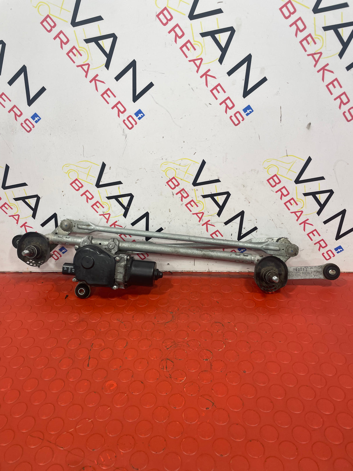 Nissan Navara WIPER LINKAGE AND MOTOR 2016 P/N 288004JA0A