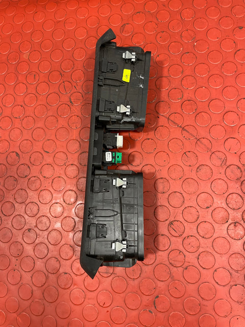 Peugeot Partner/Citroen Berlingo HAZARD & DOOR LOCKING SWITCH w/ AIR VENTS 2019-2023 P/N GEO04662020