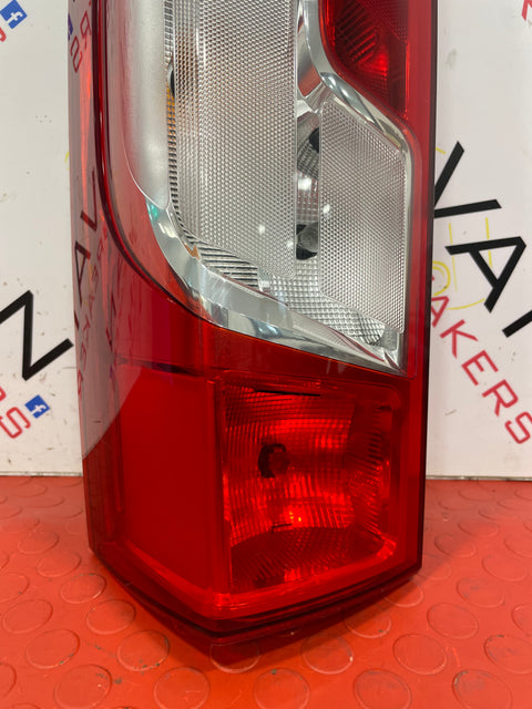 Citroen Relay Peugeot Boxer PASSENGER SIDE TAIL LIGHT 2014-2021 (SMALL CRACK IN LENS PLEASE SEE PICS) P/N 01380673080-c