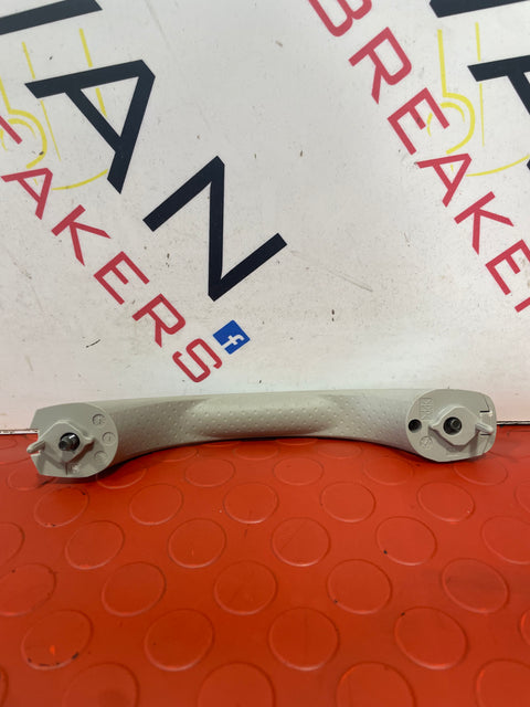Nissan Navara REAR GRAB HANDLE (FITS BOTH SIDES) P/N 739401VA7A