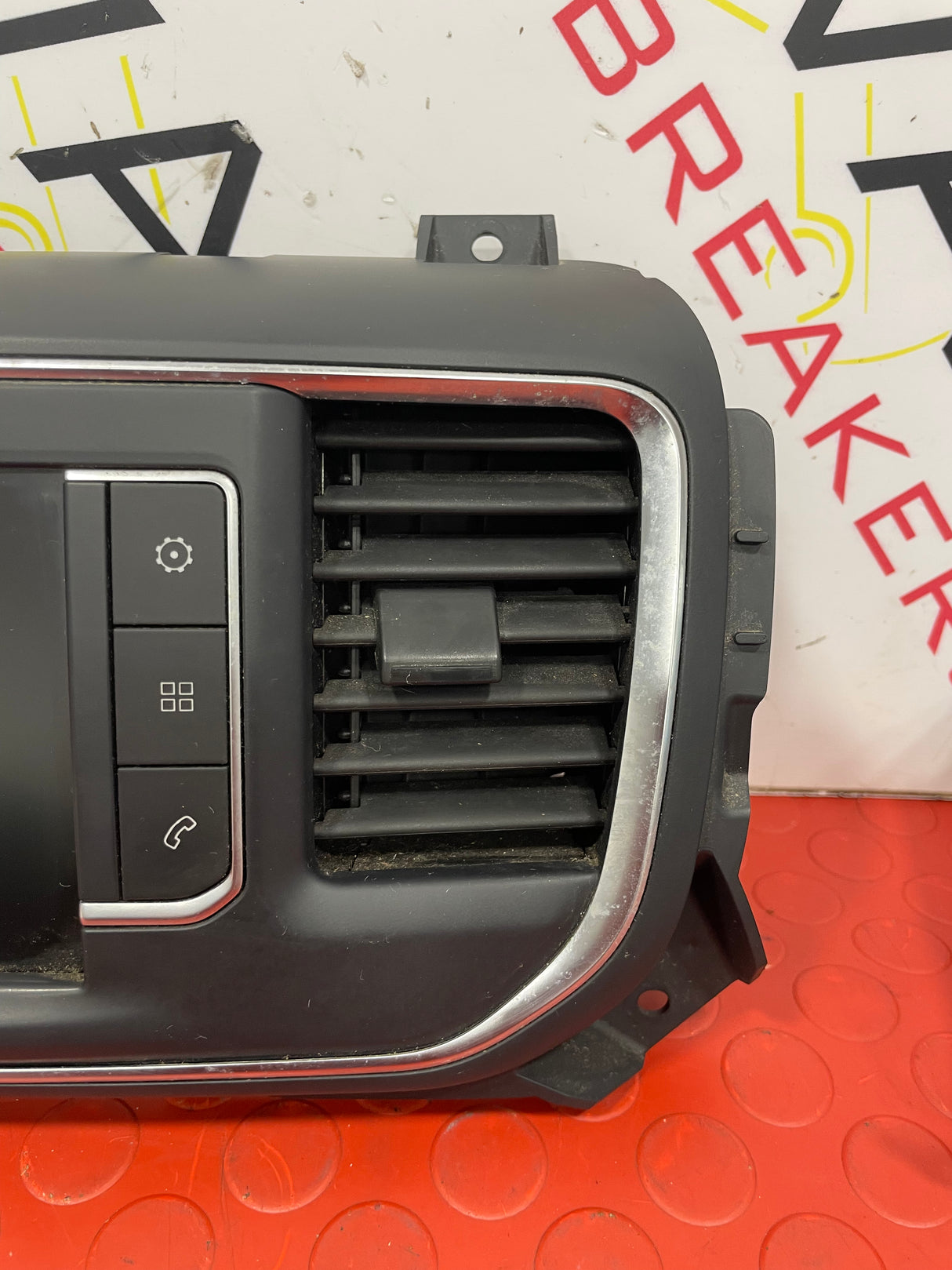 Citroen Dispatch/Peugeot Expert/Vauxhall Vivaro/Toyota Proace MULTI FUNCTION RADIO AUDIO AND SAT NAV DISPLAY WITH SURROUND AND HEAD UNIT 2016-2024 P/N 9831665880 9834032980