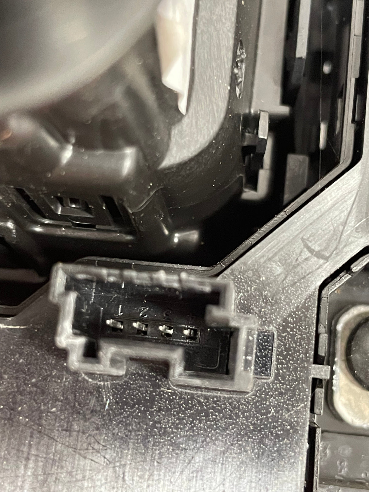 Citroen Dispatch/Peugeot Expert/Vauxhall Vivaro/Toyota Proace MULTI FUNCTION RADIO AUDIO AND SAT NAV DISPLAY WITH SURROUND AND HEAD UNIT 2016-2024 P/N 9831665880 9834032980