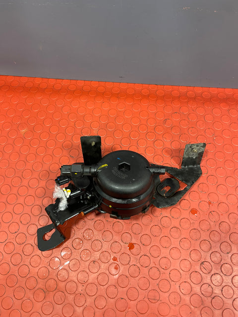 Citroen Berlingo/Peugeot Partner/Vauxhall Combo/Toyota Proace City FUEL FILTER HOUSING 1.5 2019-2024 P/N 9816182880-1