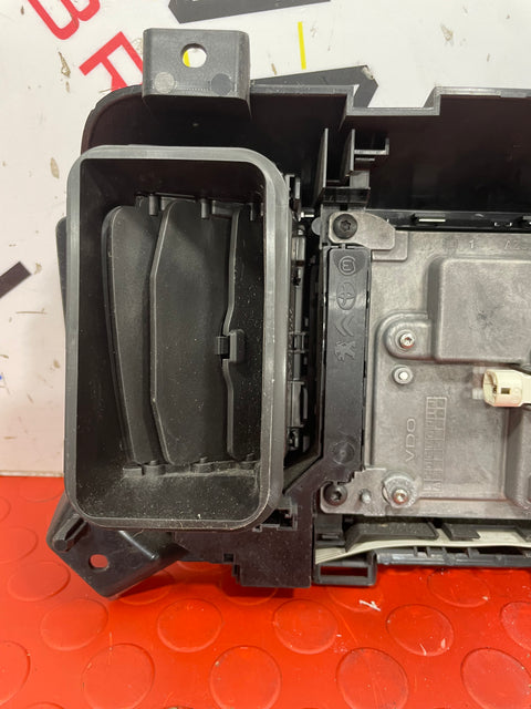 Peugeot Expert DIGITAL DISPLAY SCREEN UNIT RADIO 2016-2023 P/N 9813041280-01