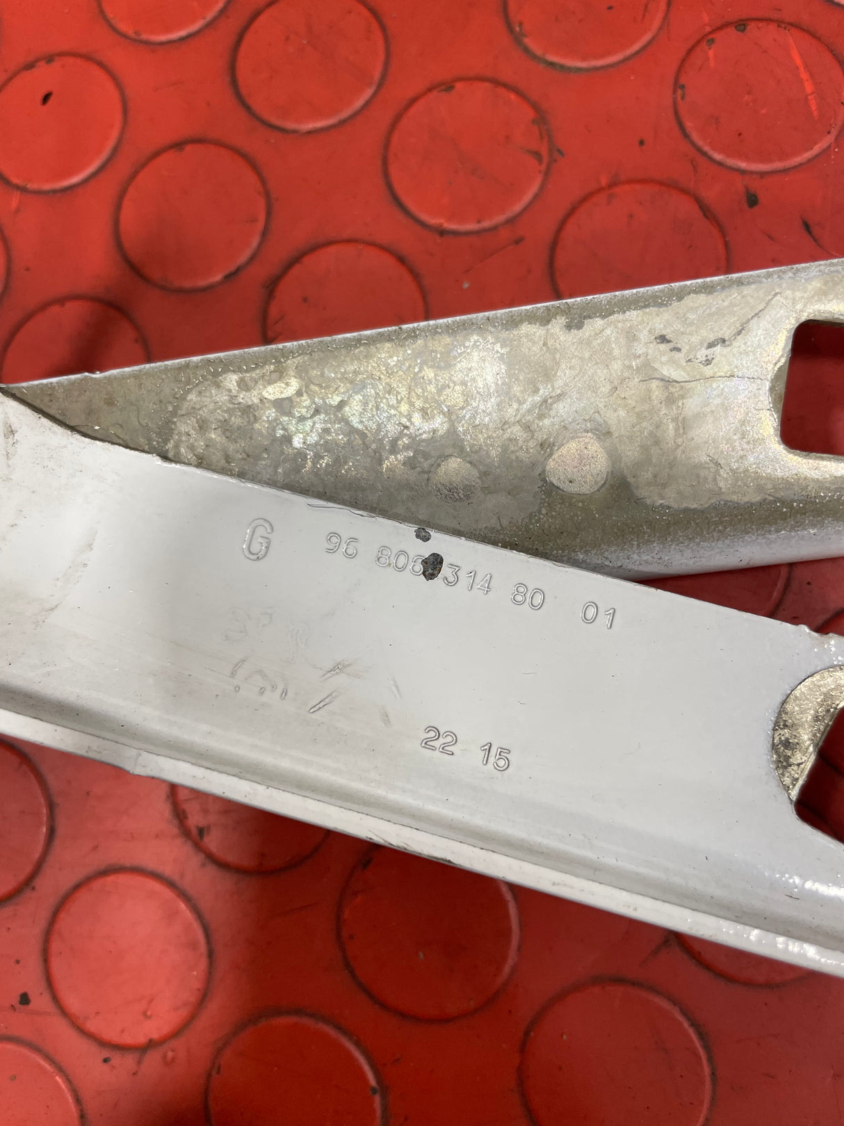 Peugeot Partner/Citroen Berlingo BONNET HINGES (Pair) 2008-2018 P/N 968063148001