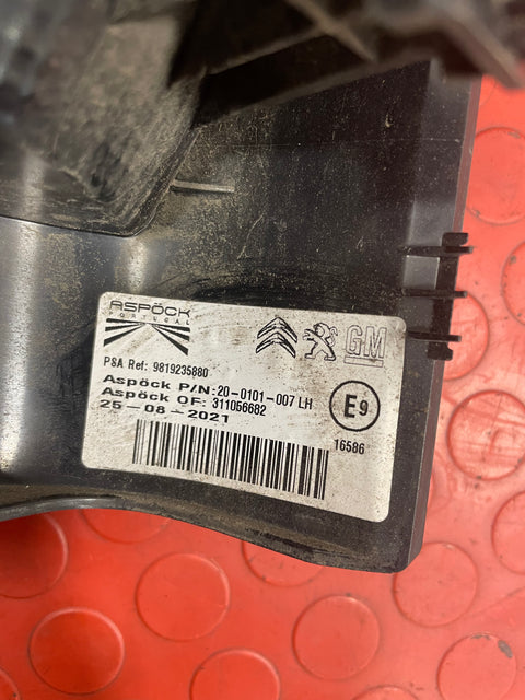 Citroen Berlingo/Peugeot Partner/Vauxhall Combo/Toyota Proace City PASSENGER'S SIDE TAILLIGHT 2019-2024 P/N 9819235880-1