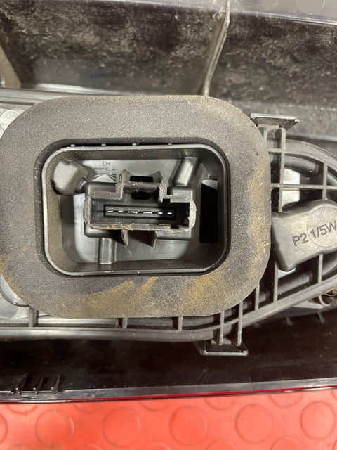 Citroen Berlingo/Peugeot Partner/Vauxhall Combo/Toyota Proace City PASSENGER'S SIDE TAILLIGHT 2019-2024 P/N 9819235880-1