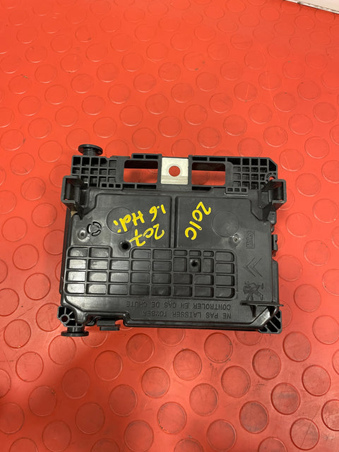PEUGEOT 207 UNDER BONNET FUSE BOX 1.6 HDI RO9 2010 P/N 9664997880