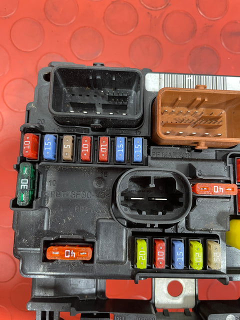 PEUGEOT 207 UNDER BONNET FUSE BOX 1.6 HDI RO9 2010 P/N 9664997880