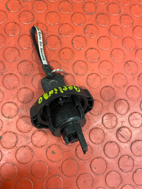 Citroen Berlingo/Peugeot Partner/Toyota Proace City/Vauxhall Combo LOCKABLE FUEL CAP WITH KEY 2019-2024 P/N 10014390100