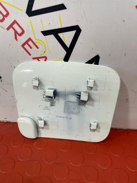 Citroen Dispatch/ Peugeot Expert FUEL TANK DOOR 2016-2023 P/N 980872697701