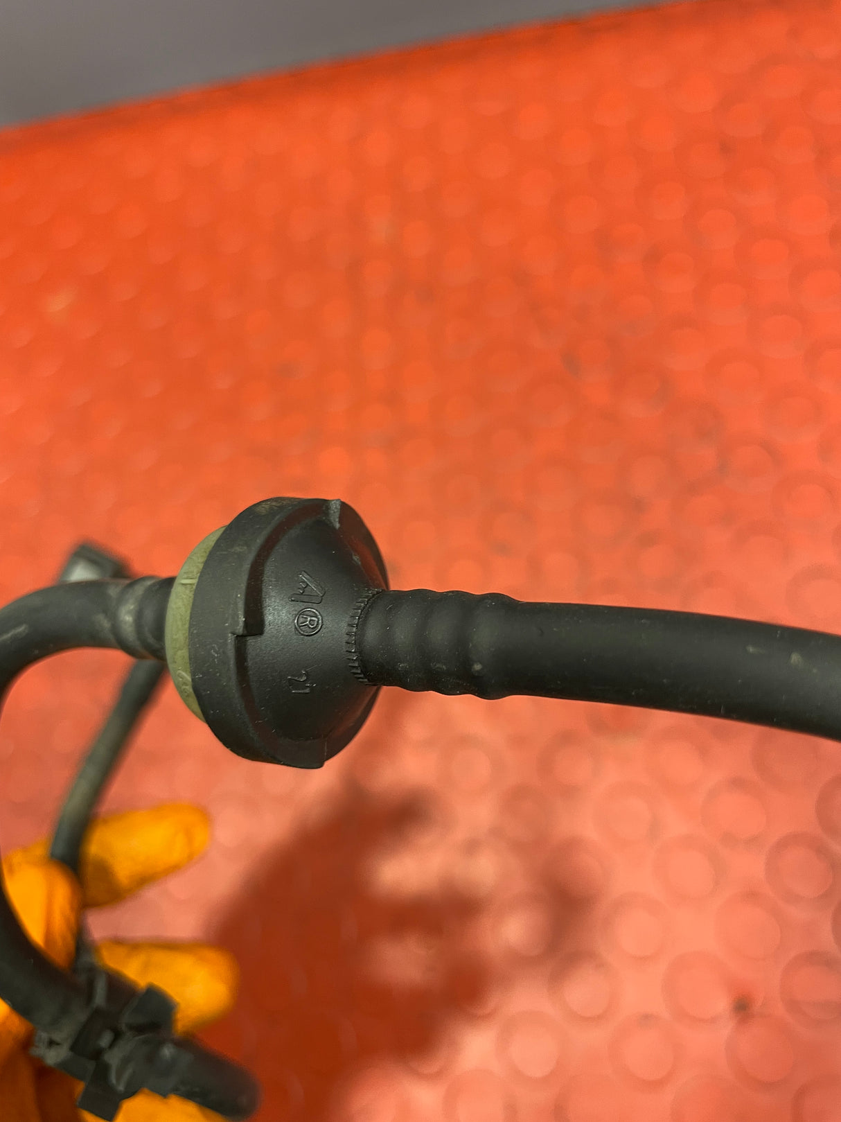 Citroen Berlingo/Peugeot Partner SERVO VACUUM VALVE HOSE P/N 9804182880