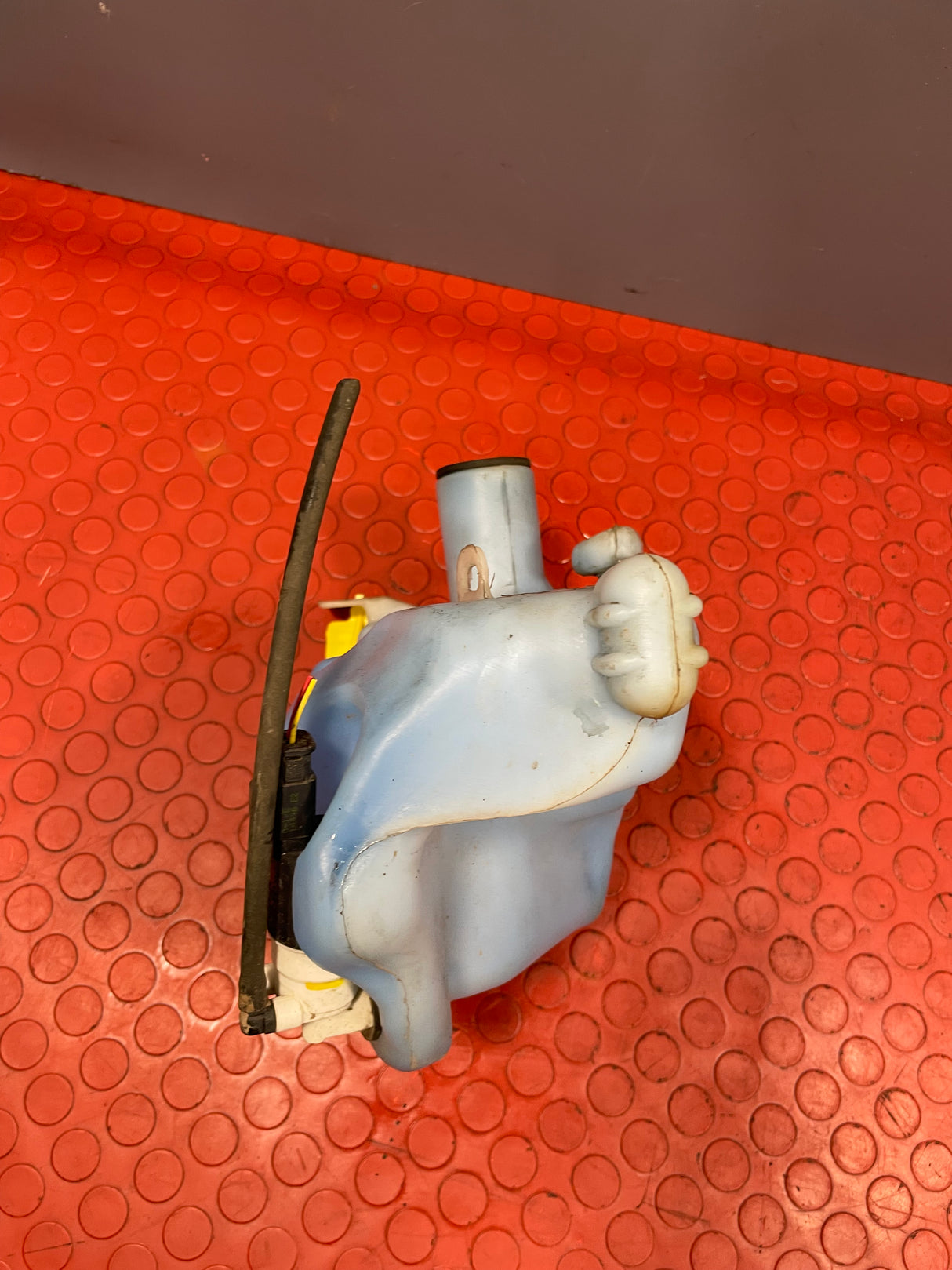 Citroen Berlingo/Peugeot Partner WINDSCREEN WASHER BOTTLE (with Pump) 2008-2018 P/N 9671567680-2