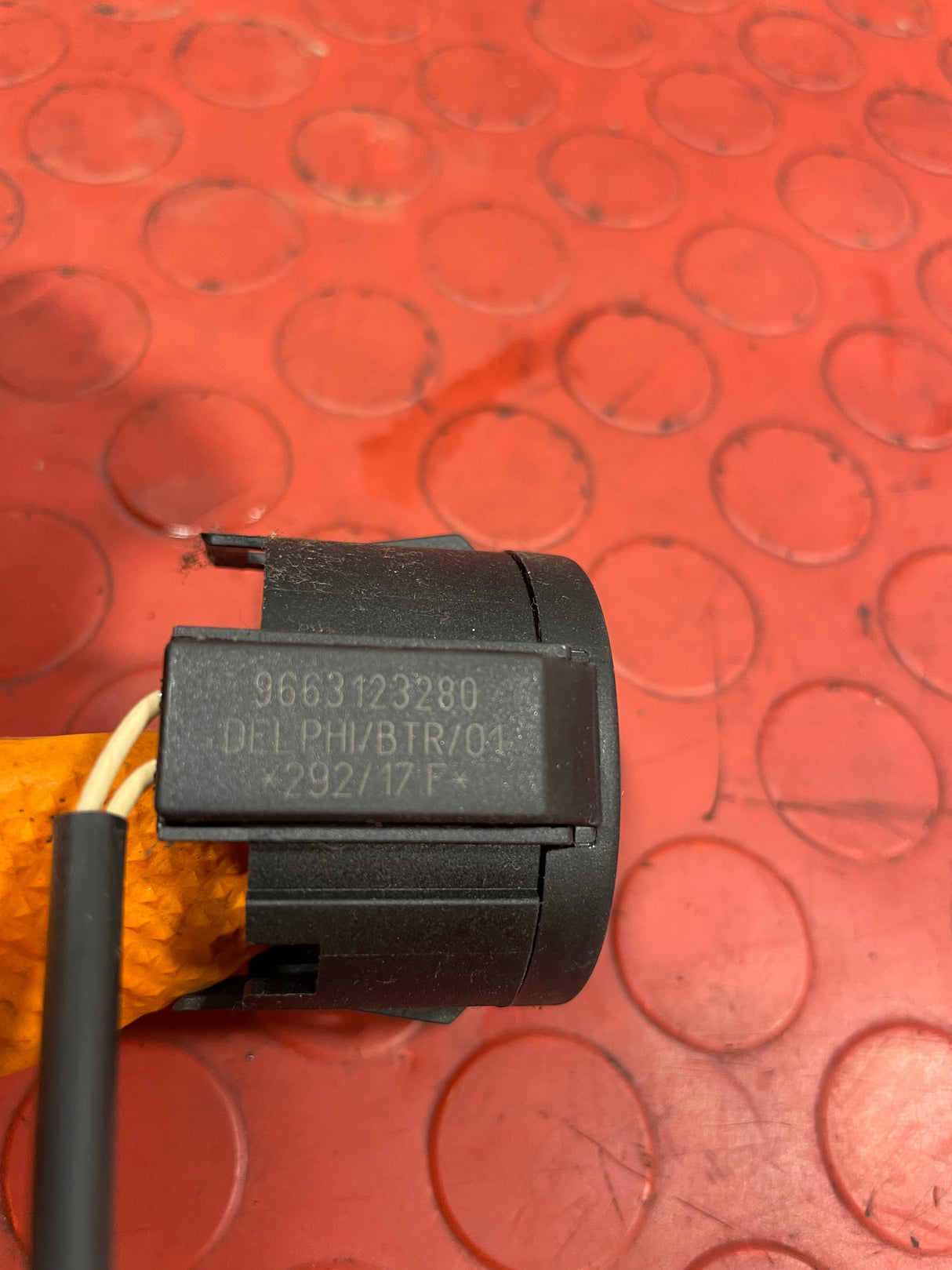 Citroen Berlingo/Peugeot Partner IGNITION KEY RECEIVER 2013-2018 P/N 9663123280