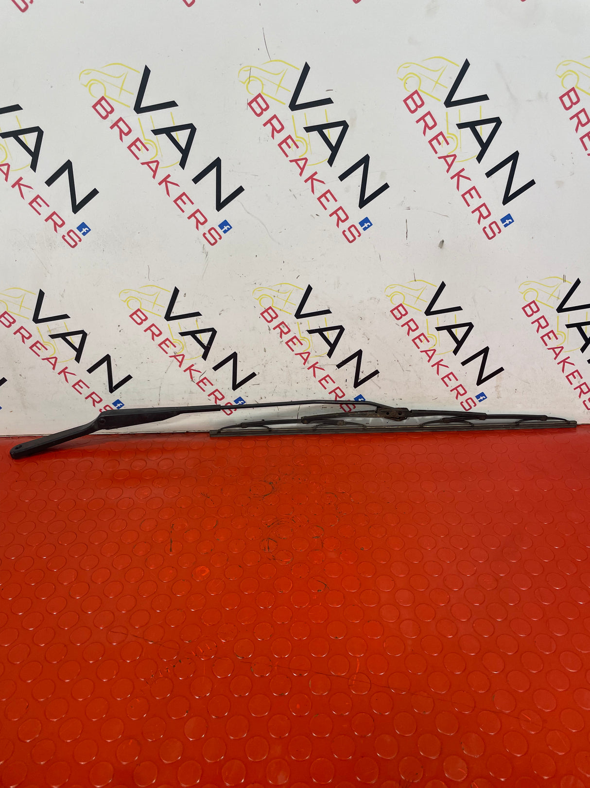 Renault Trafic/ Vauxhall Vivaro P/S WINDSCREEN WIPER 2001-2016 P/N 7700311585