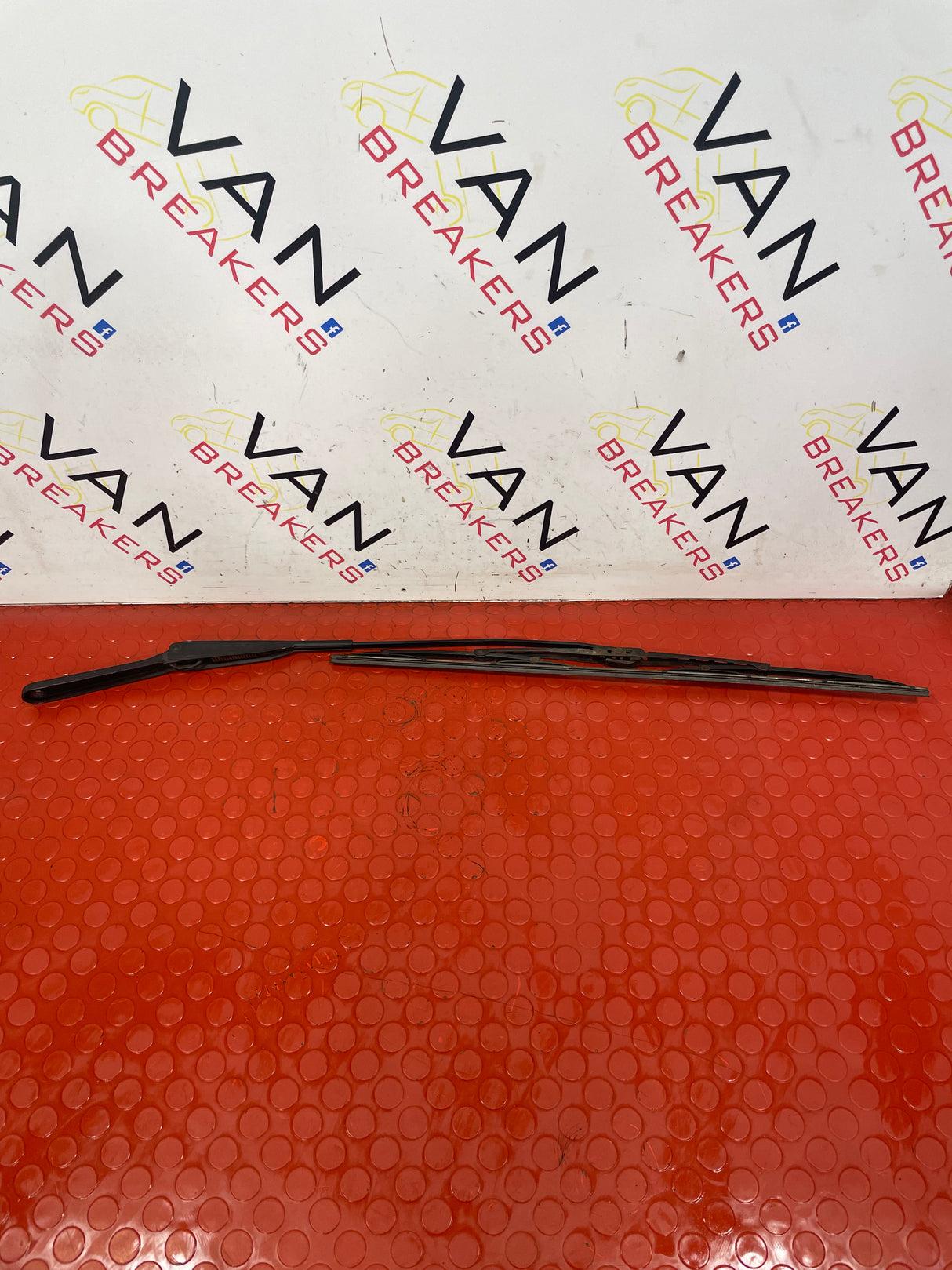 Renault Trafic/ Vauxhall Vivaro P/S WINDSCREEN WIPER 2001-2016 P/N 7700311585