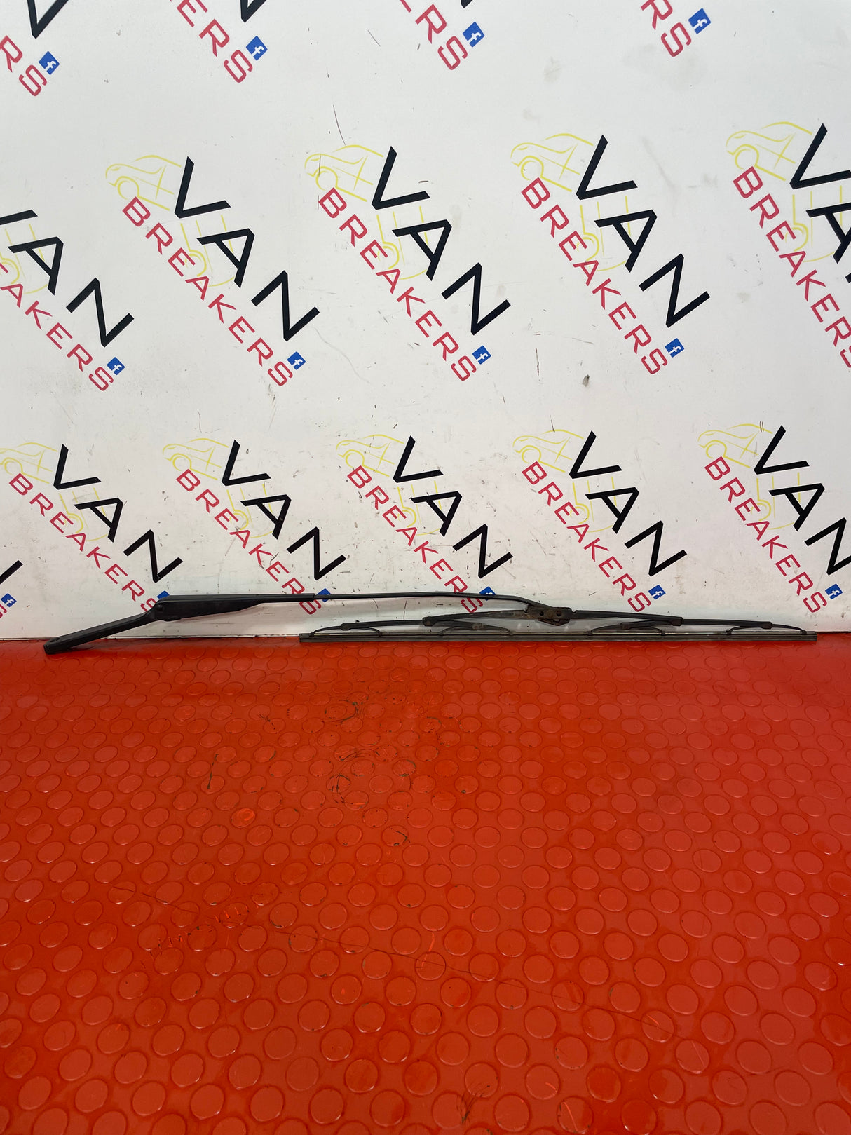 Renault Trafic/ Vauxhall Vivaro P/S WINDSCREEN WIPER 2001-2016 P/N 7700311585