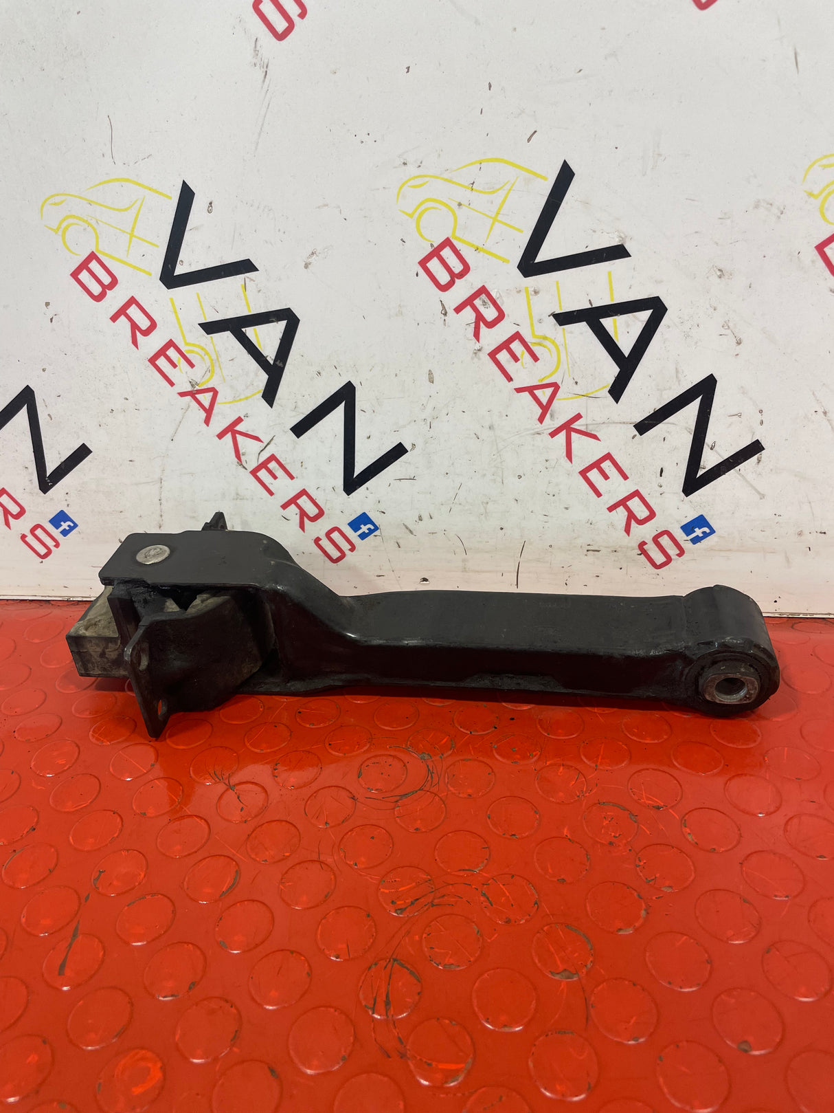 Ford Transit Mk6/ Mk7 2.2 REAR ENGINE MOUNTING 2000-2013 P/N 3C116P082AC