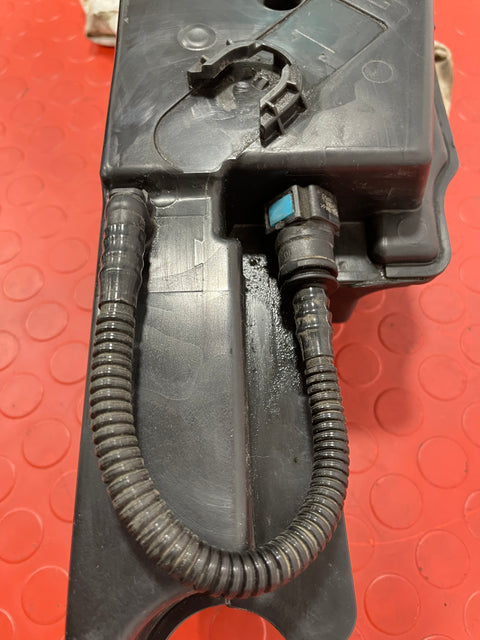 Citroen Berlingo Peugeot Partner FUEL ADDITIVE TANK AND PUMP 1.6 2015-2018 P/N 9816296080