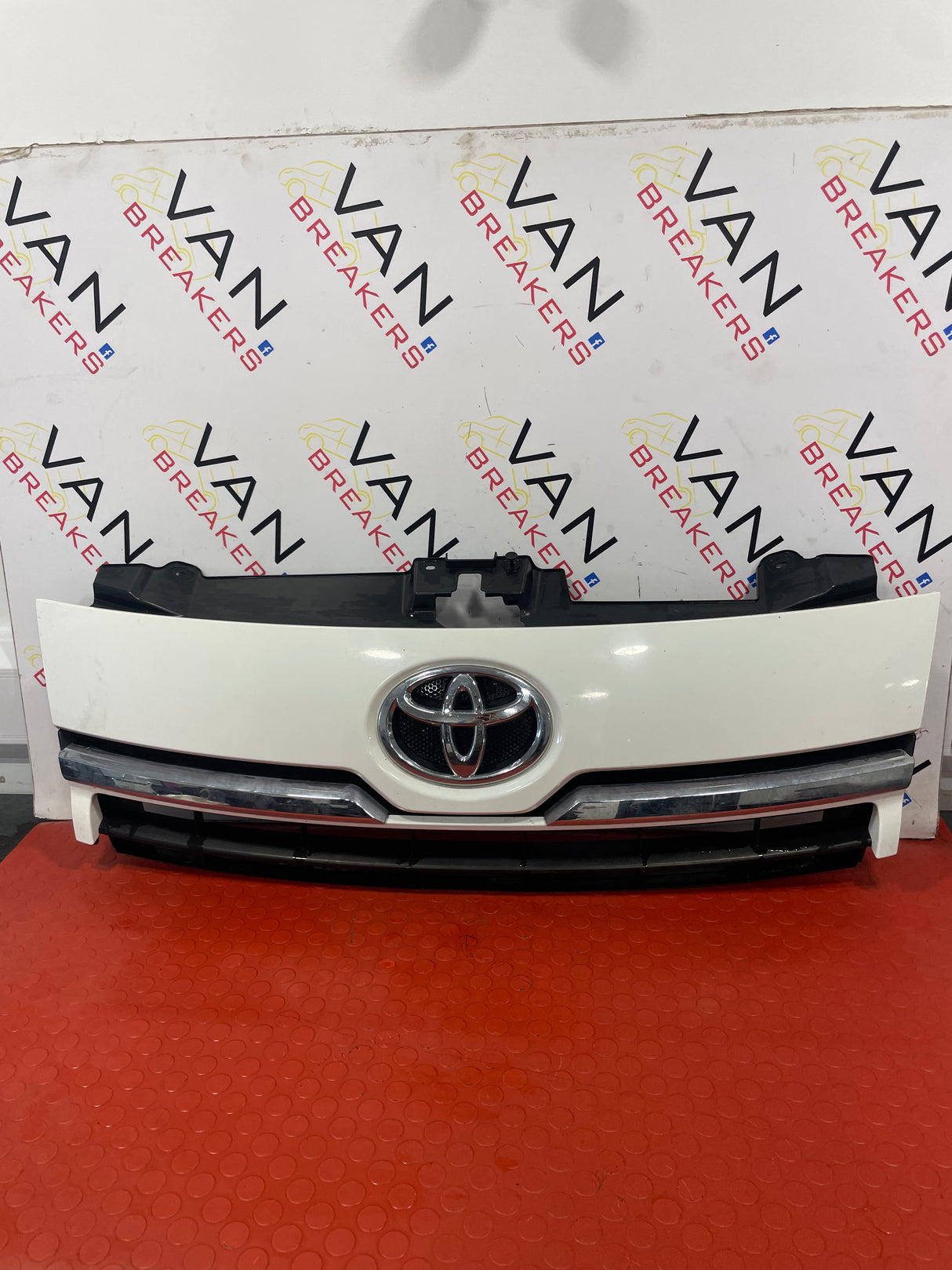 Toyota Proace FRONT GRILL WHITE 2013-2016 P/N 9806434177