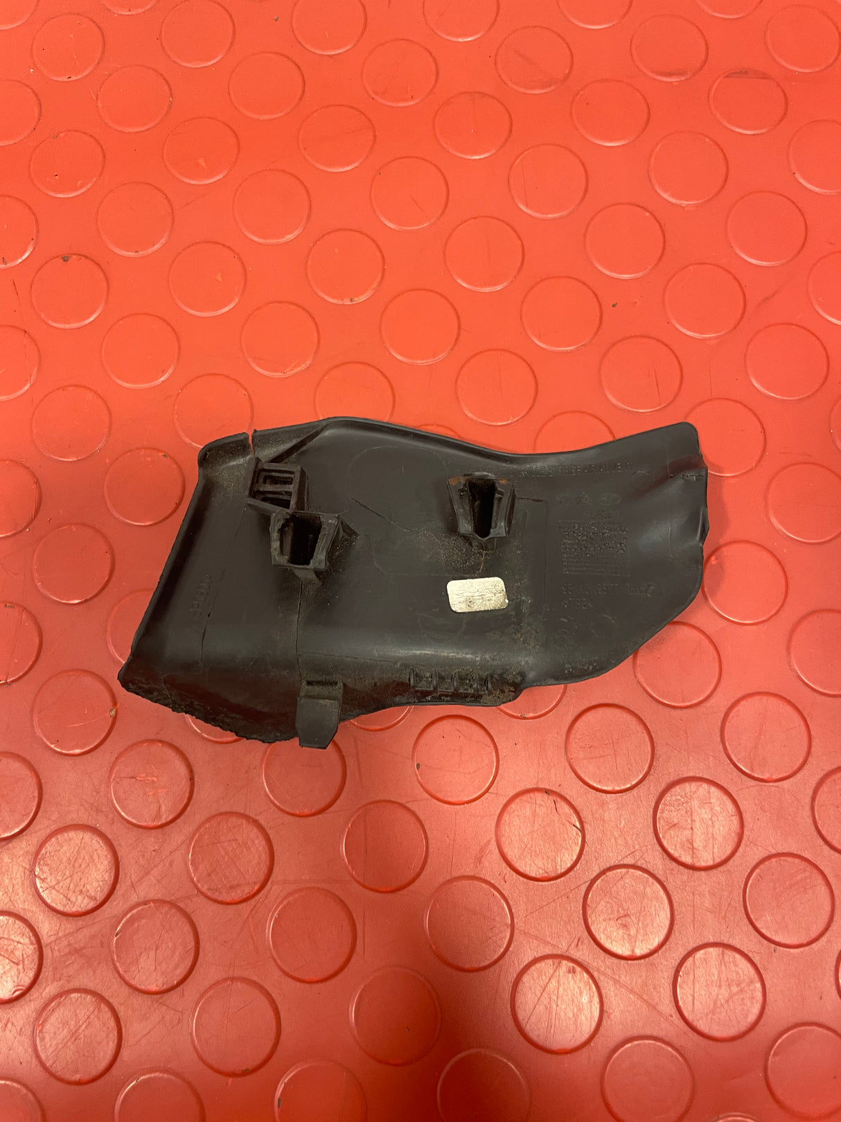 Citroen Dispatch/ Peugeot Expert/ Toyota Proace/ Vauxhall Vivaro(19) FRONT WIPER COWL TRIM 2016-2023 P/N 9811019877