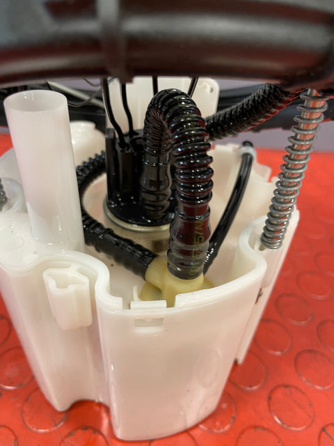 Citroen Berlingo/Peugeot Partner/Vauxhall Combo/Toyota Proace City 1.5 FUEL TANK SENDER UNIT (6 Pin) 2019-2024 P/N 9809359380 - 1 / 100115562AG