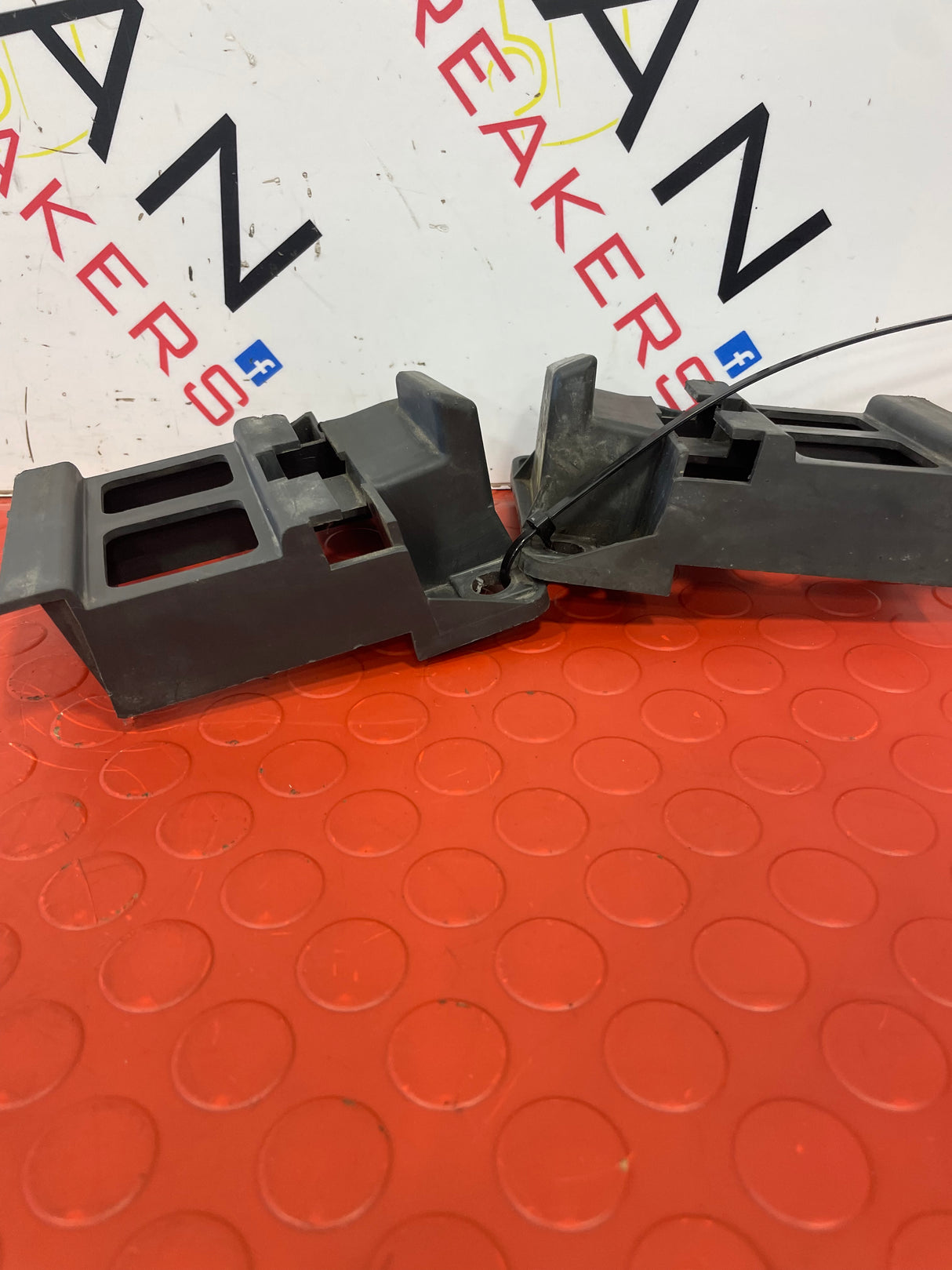 Mercedes Sprinter 906 FRONT BUMPER BRACKETS 2011 P/N A9066850263 A