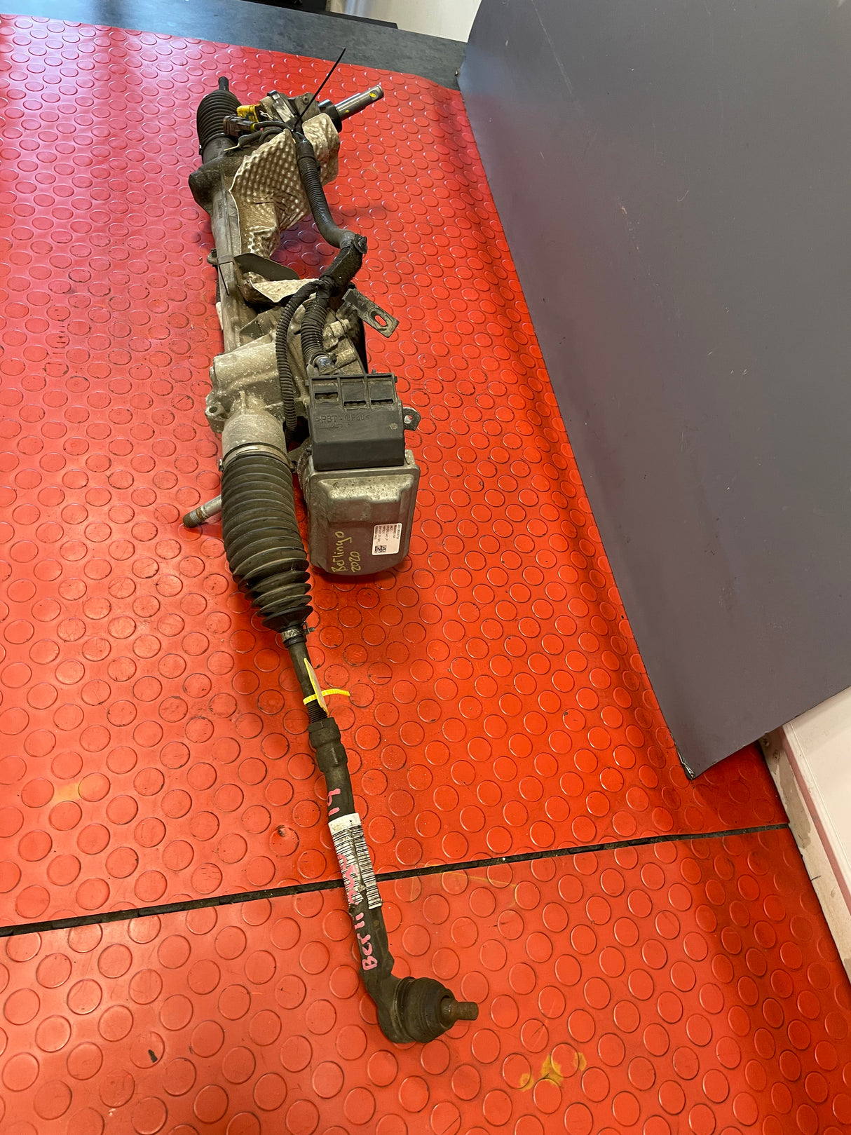 Citroen Berlingo/Peugeot Partner/Vauxhall Combo/Toyota Proace City ELECTRIC POWER STEERING RACK (Damage one joint Arm) 2019-2023 P/N 9824390380 - 2 / 6820000302 / 680000821500 / 690000416400