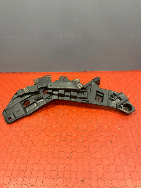 Citroen Relay/Peugeot Boxer/Fiat Ducato HEADLIGHT BRACKET/BUMPER BRACKET Driver's Side 2020 P/N 1391282080