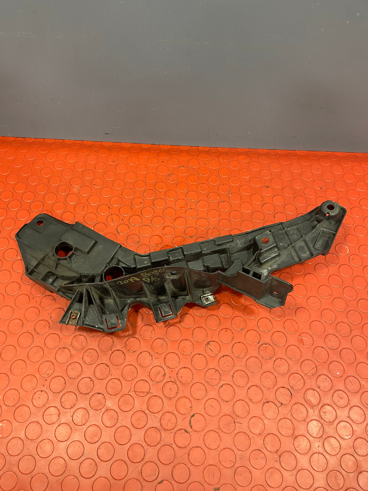Citroen Relay/Peugeot Boxer/Fiat Ducato HEADLIGHT BRACKET/BUMPER BRACKET Driver's Side 2020 P/N 1391282080