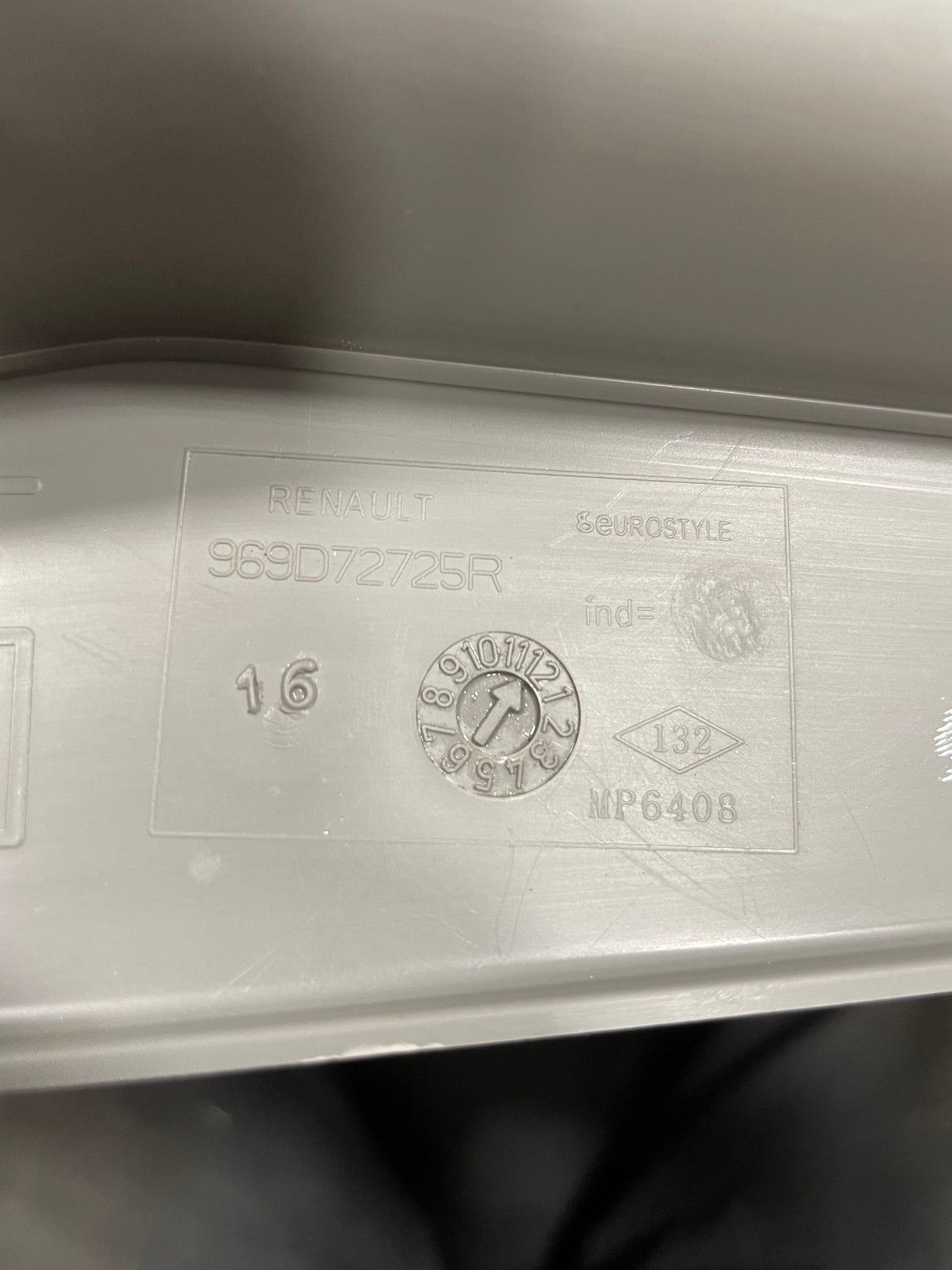 Renault HEADLINING SUN VISOR MOUNT P/N 969D72725R