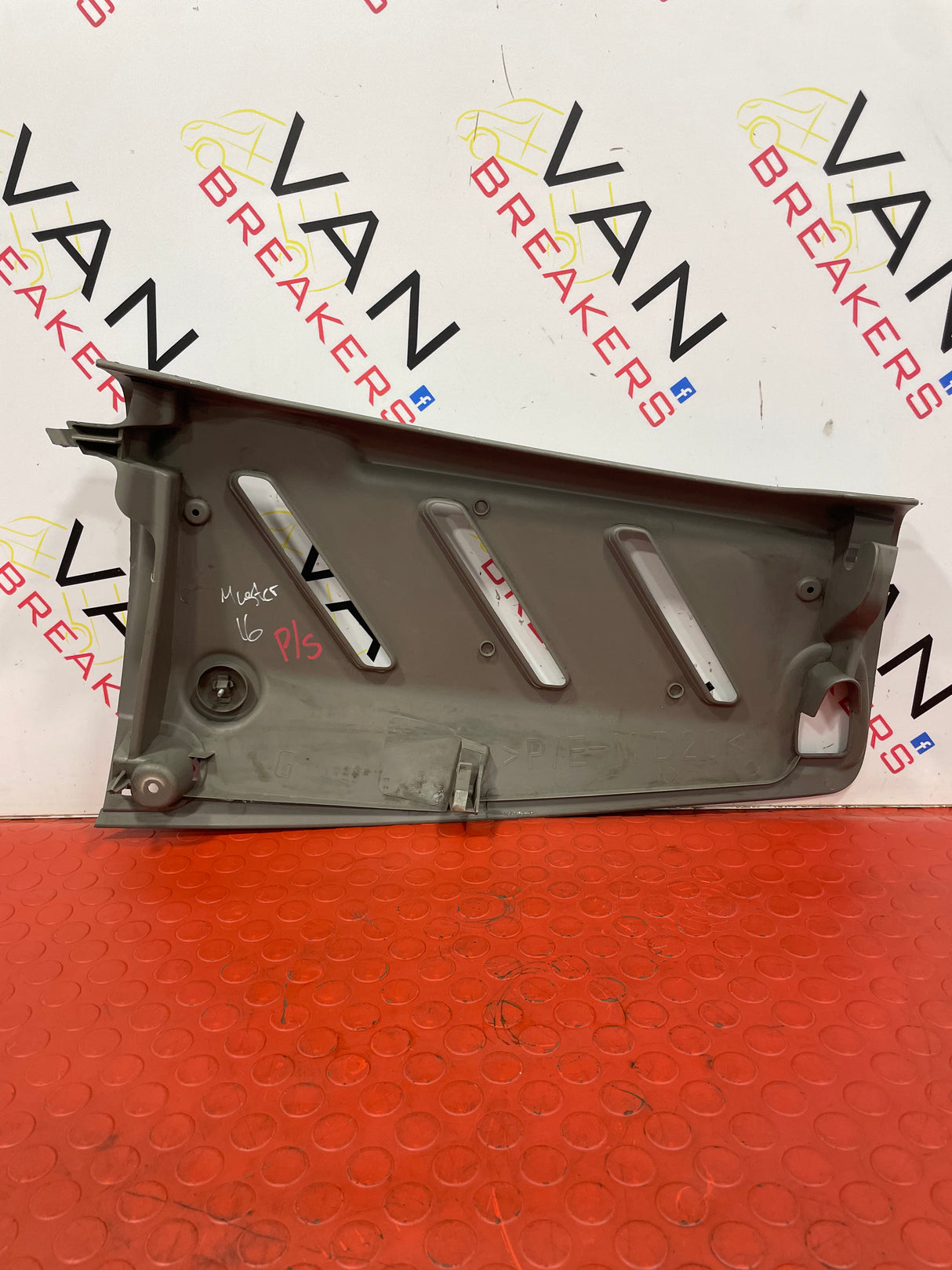 Renault HEADLINING SUN VISOR MOUNT P/N 969D72725R