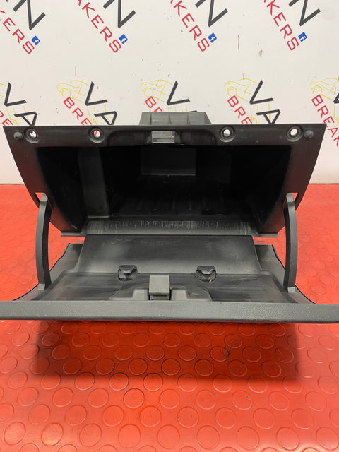 Renault GLOVE COMPARTMENT BLACK P/N 685000045R