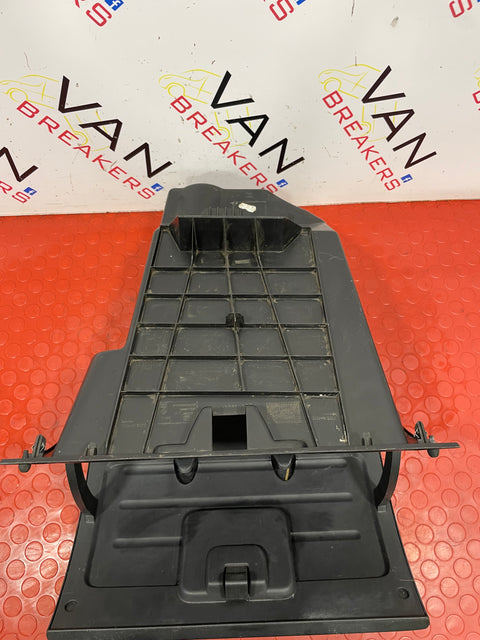 Renault GLOVE COMPARTMENT BLACK P/N 685000045R